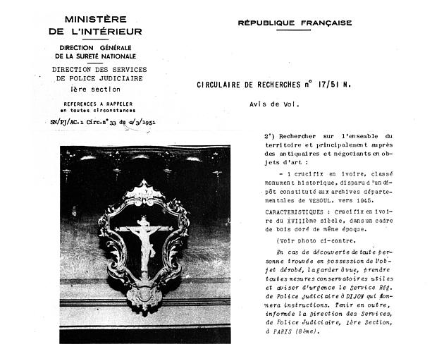 Fiche circulaire de recherche du Ministère de l'intérieur, signalant le vol d'objets classés