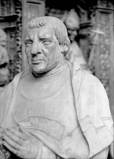 Tombeau des Cardinaux d'Amboise, statue orante de Georges II : buste de face