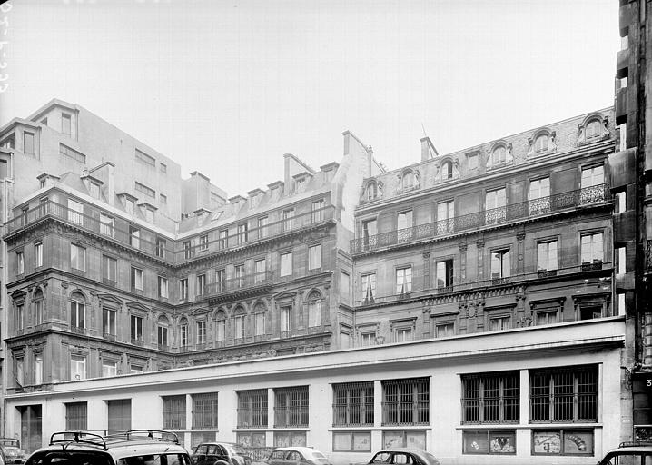 Façade de la Direction de l'enseignement technique