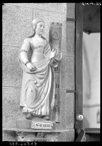 Statue en bois polychromé : sainte Barbe - © Ministère de la Culture (France), Médiathèque du patrimoine et de la photographie, diffusion RMN-GP