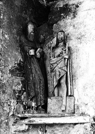 Deux statues en bois : saint Antoine et le Christ sortant du Tombeau - © Ministère de la Culture (France), Médiathèque du patrimoine et de la photographie, diffusion RMN-GP