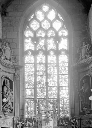 Vitrail de la chapelle absidiale : la Passion - © Ministère de la Culture (France), Médiathèque du patrimoine et de la photographie, diffusion RMN-GP