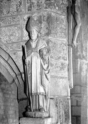 Statue en bois polychromé : saint Guénolé - © Ministère de la Culture (France), Médiathèque du patrimoine et de la photographie, diffusion RMN-GP