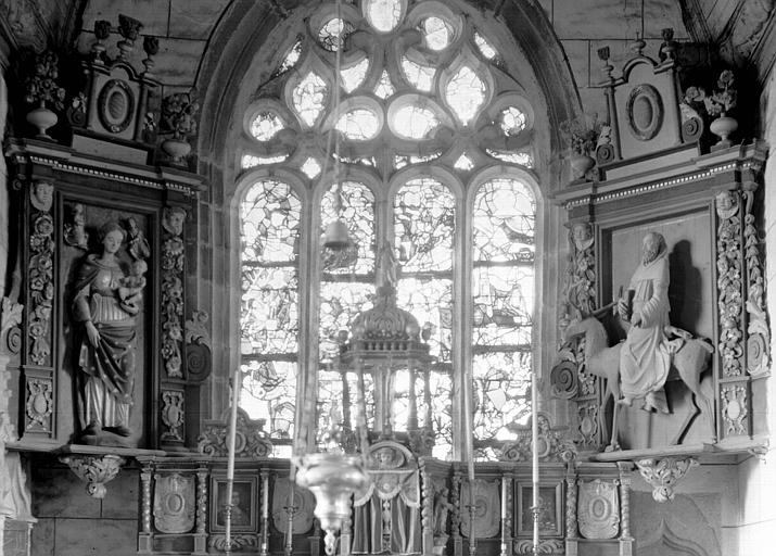 Choeur : statue de la Vierge à l'Enfant et statue équestre de saint Edern - © Ministère de la Culture (France), Médiathèque du patrimoine et de la photographie, diffusion RMN-GP