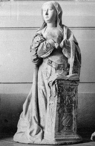 statue : Vierge de l'Annonciation, pierre