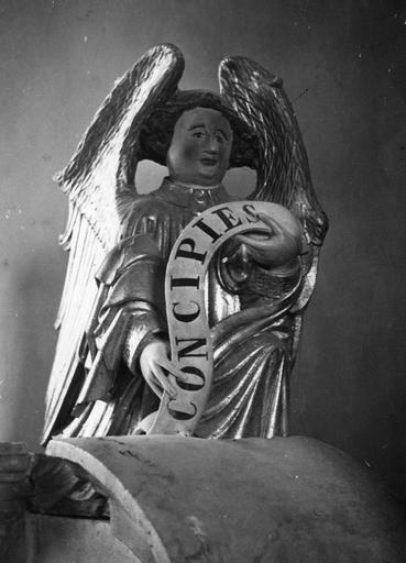 statue : Vierge de l'Annonciation, pierre