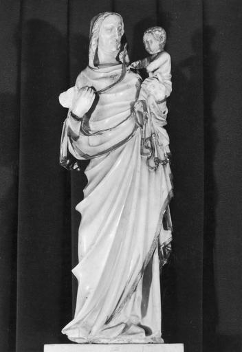 statue : Vierge à l'Enfant, marbre blanc