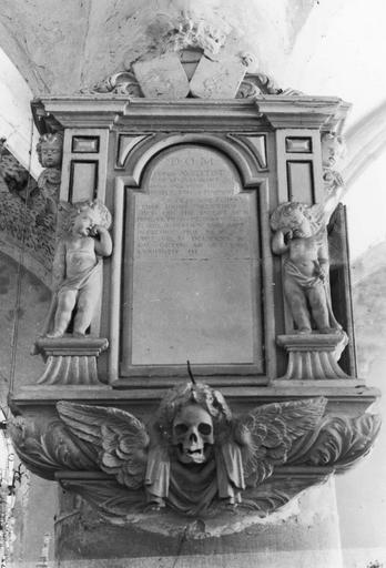 plaque funéraire de Pierre Aubertot et de Françoise Foissy, pierre