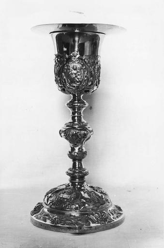 calice et patène, vermeil - © Ministère de la Culture (France), Médiathèque du patrimoine et de la photographie (objets mobiliers), tous droits réservés