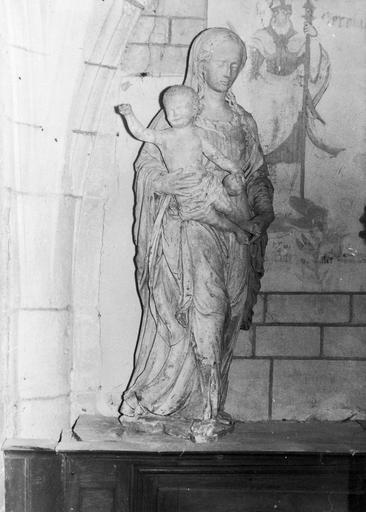 statue : Vierge à l'Enfant