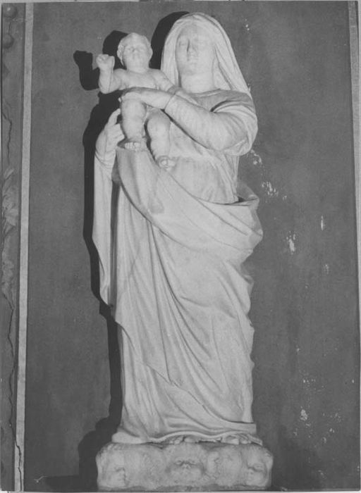 Statue : Vierge à l'Enfant