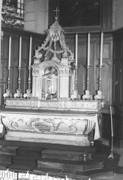 Autel, tabernacle, exposition, 6 chandeliers (maître-autel)