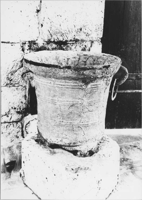 Bénitier (cloche renversée)
