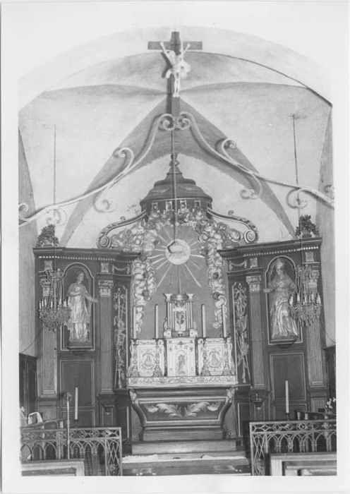 Autel, retable (maître-autel)
