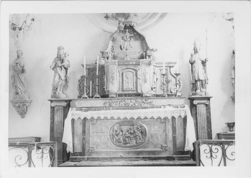 Autel, tabernacle, exposition (maître-autel)