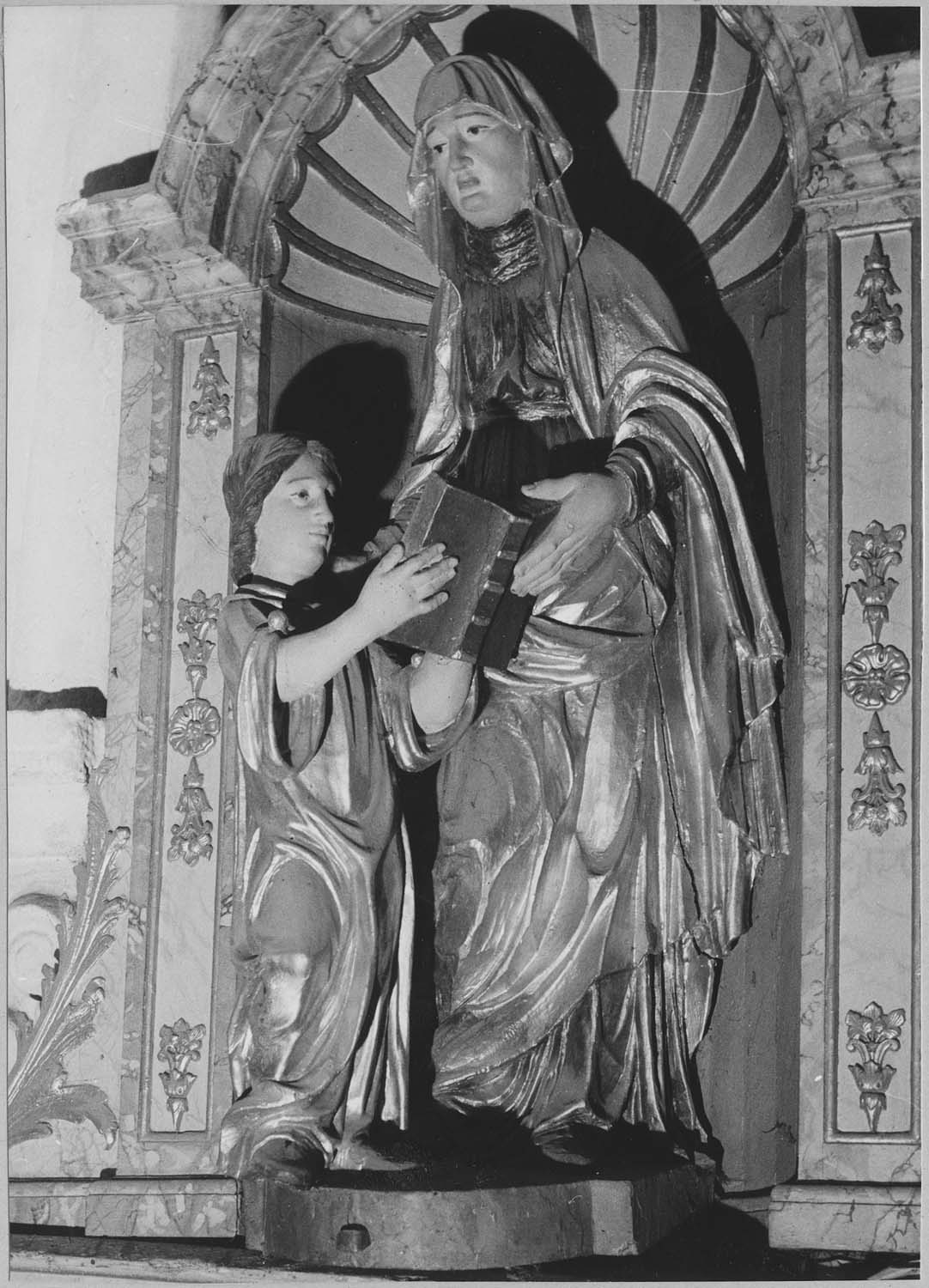 groupe sculpté : Sainte Anne et la Vierge - © Ministère de la Culture (France), Médiathèque du patrimoine et de la photographie, diffusion RMN-GP