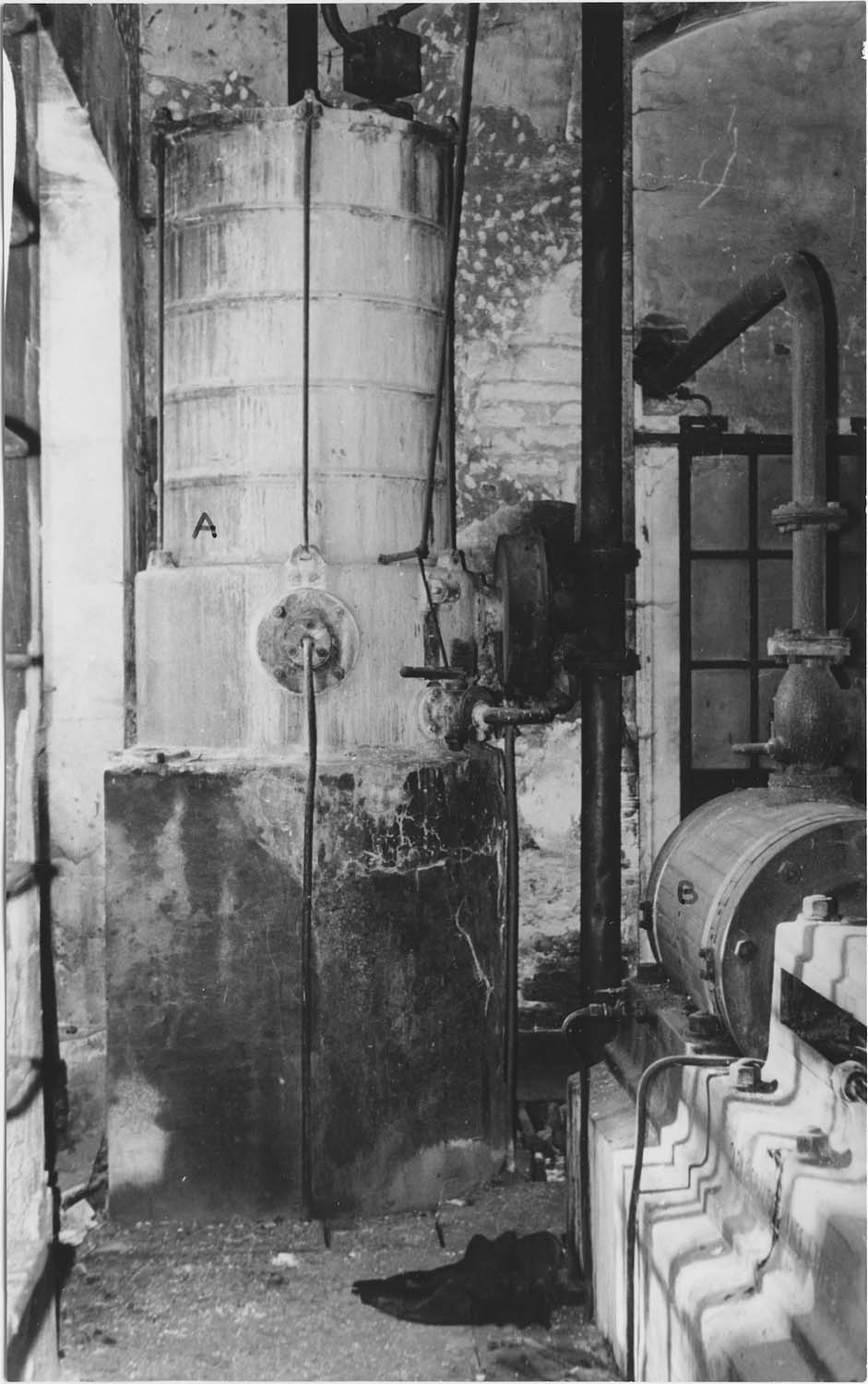 machine à vapeur à piston (machine à vapeur), détail de l’épurateur d’eau et cylindre - © Ministère de la Culture (France), Médiathèque du patrimoine et de la photographie, diffusion RMN-GP