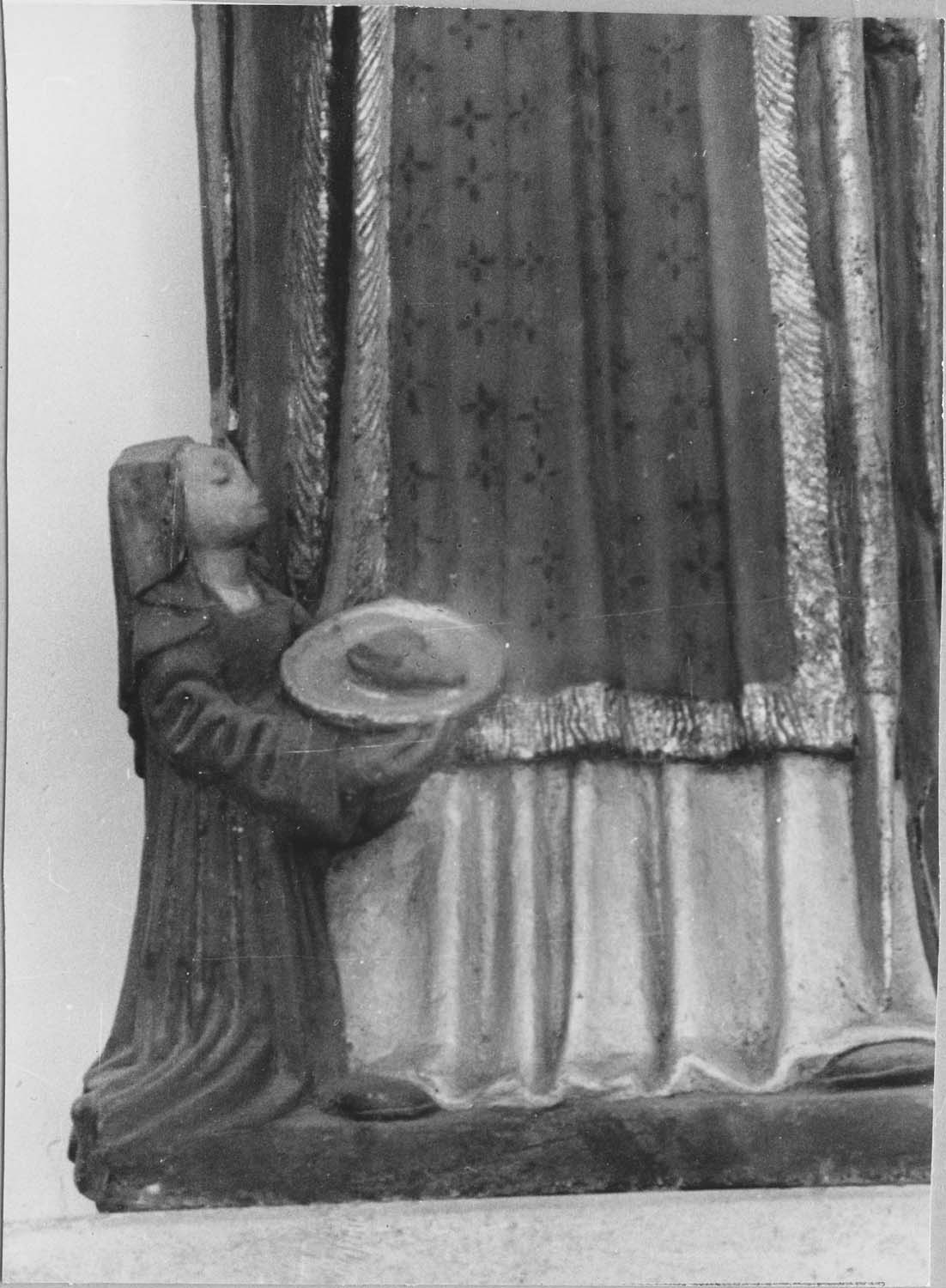 groupe sculpté : Sainte Blaise et la veuve, détail