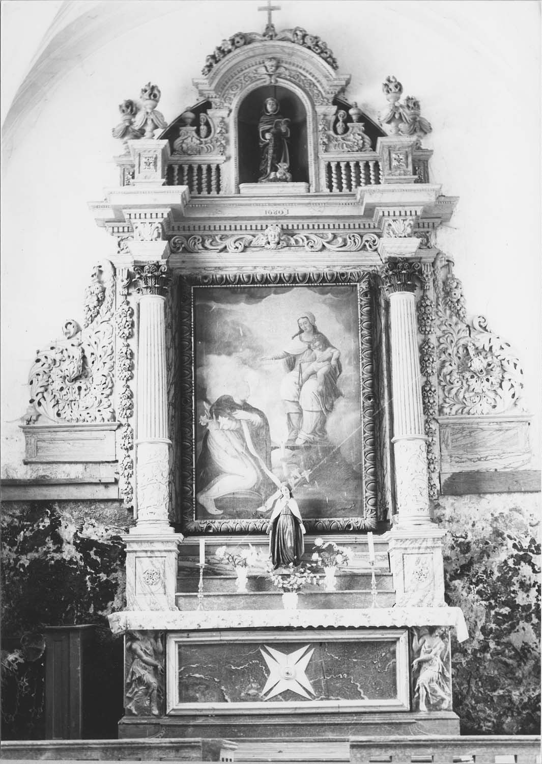 autel, retable, tableau : la Remise du Rosaire à Saint Dominique