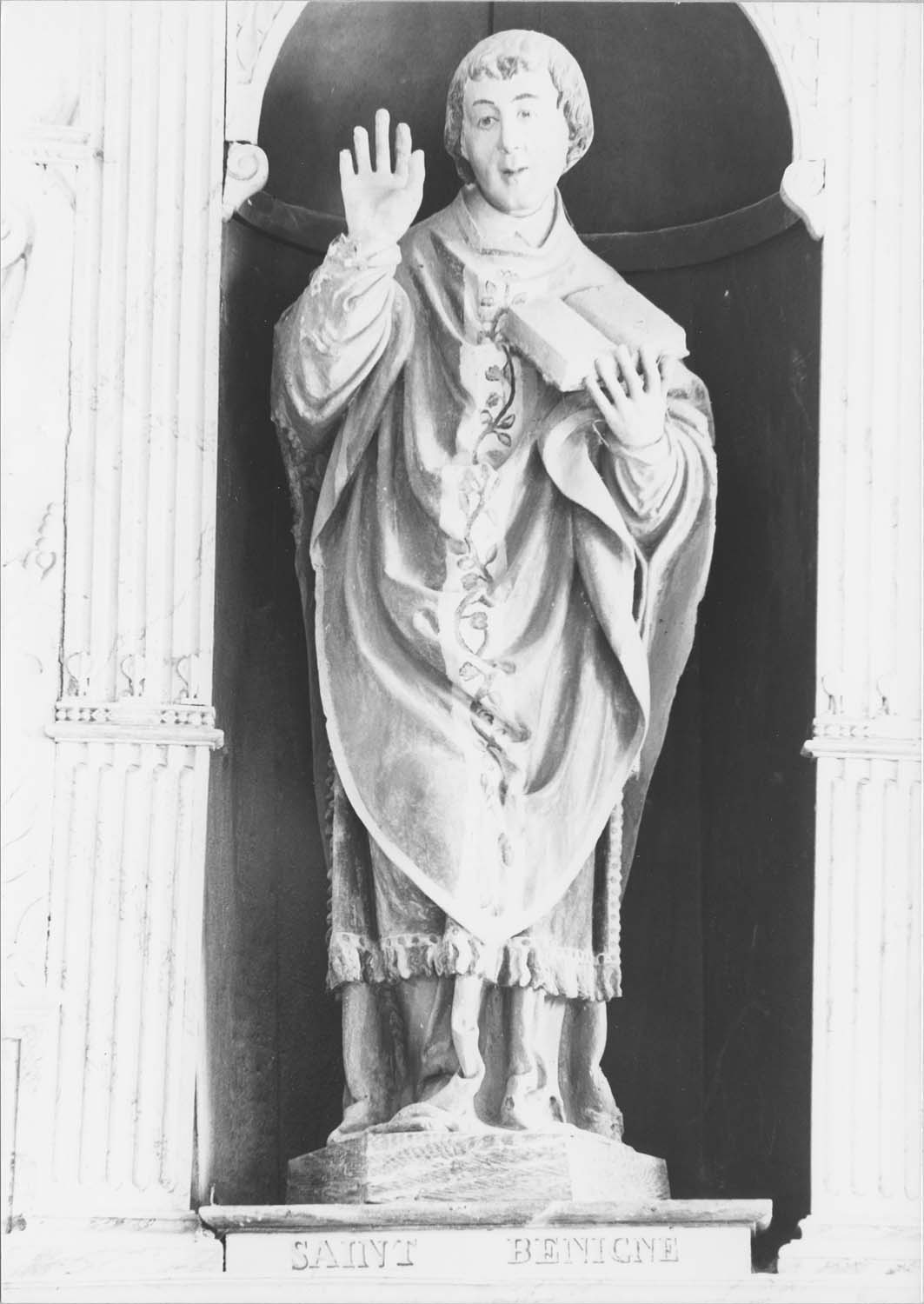 statue du maître-autel : Saint Bénigne