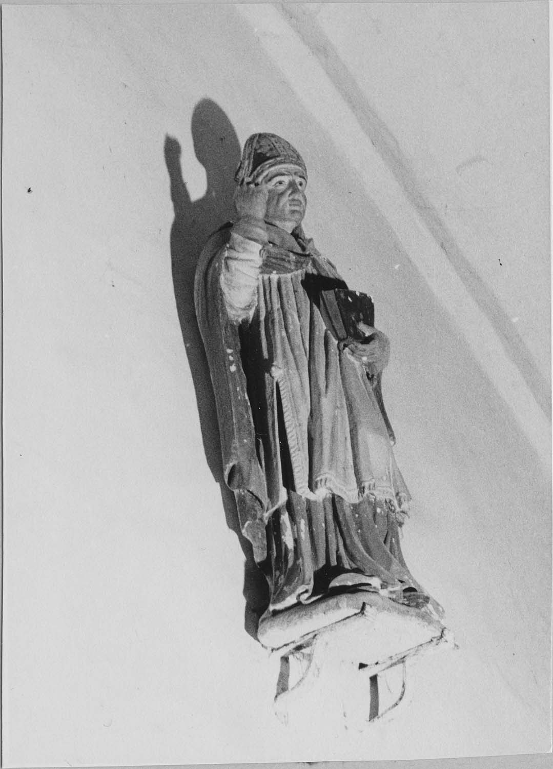 statue : Saint évêque