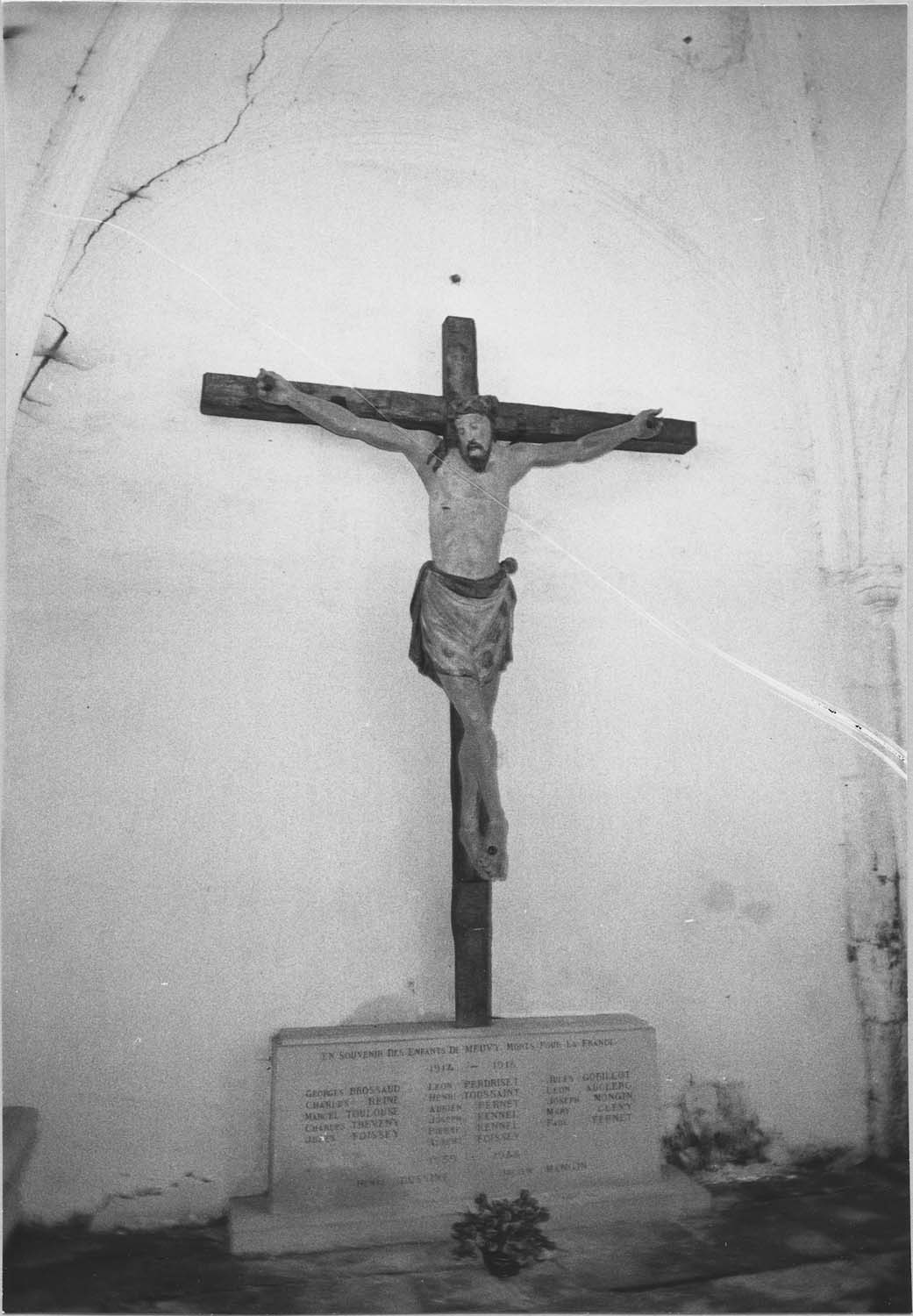 statue : Christ en croix - © Ministère de la Culture (France), Médiathèque du patrimoine et de la photographie, diffusion RMN-GP
