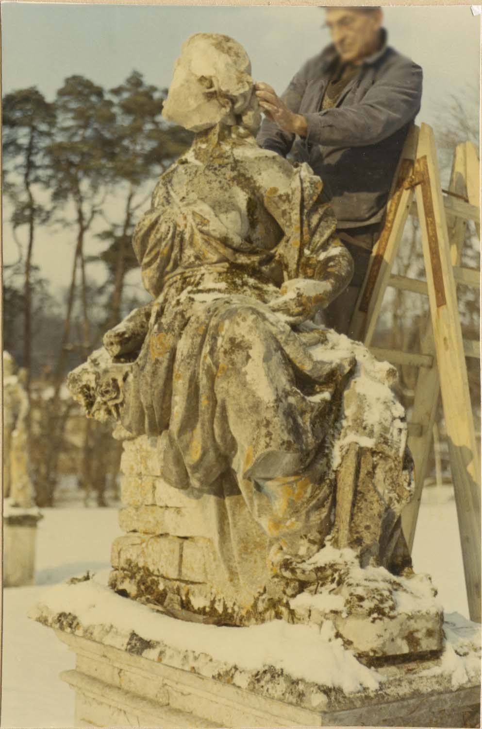 statue : Flore