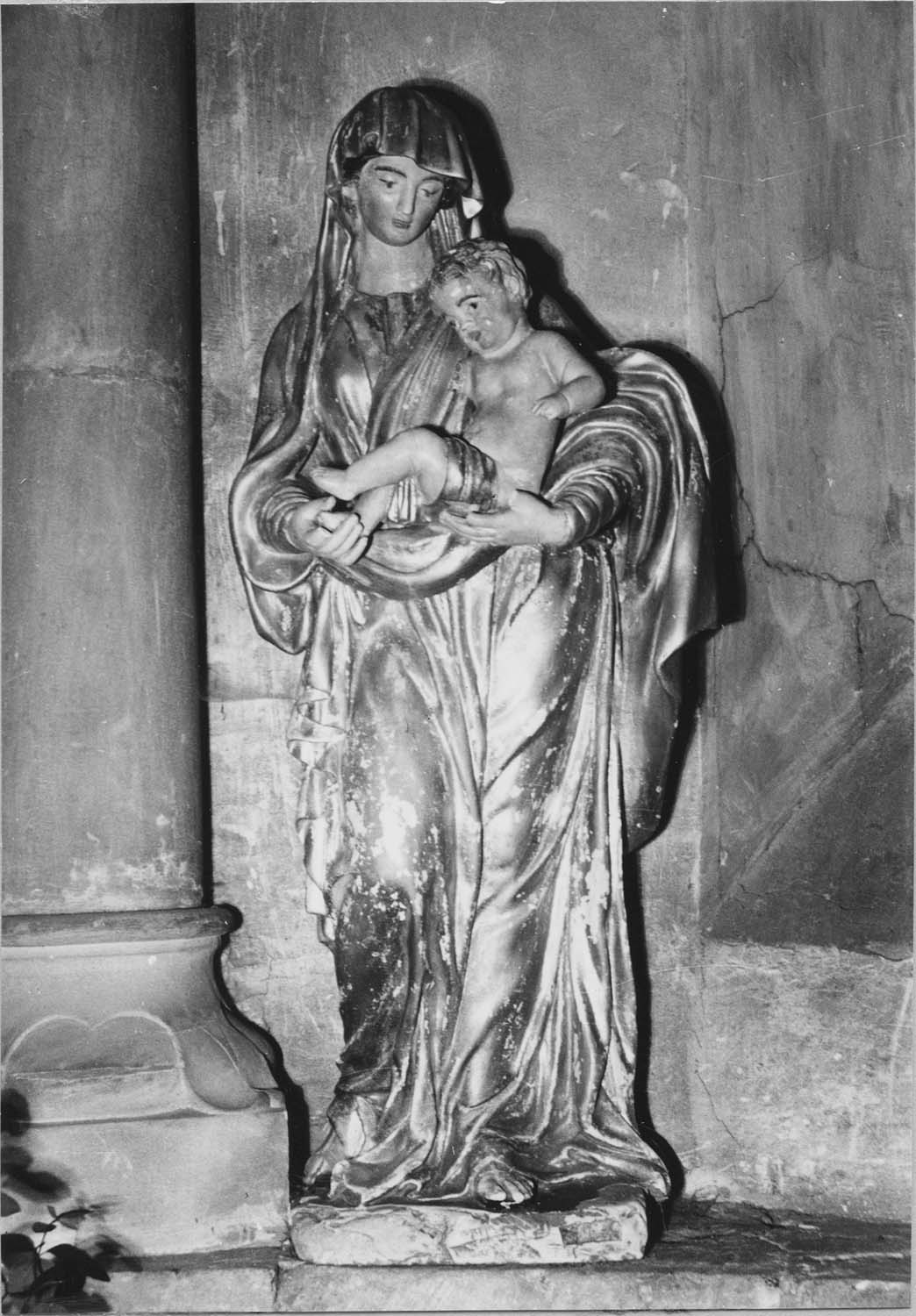 statue : Vierge à l'Enfant