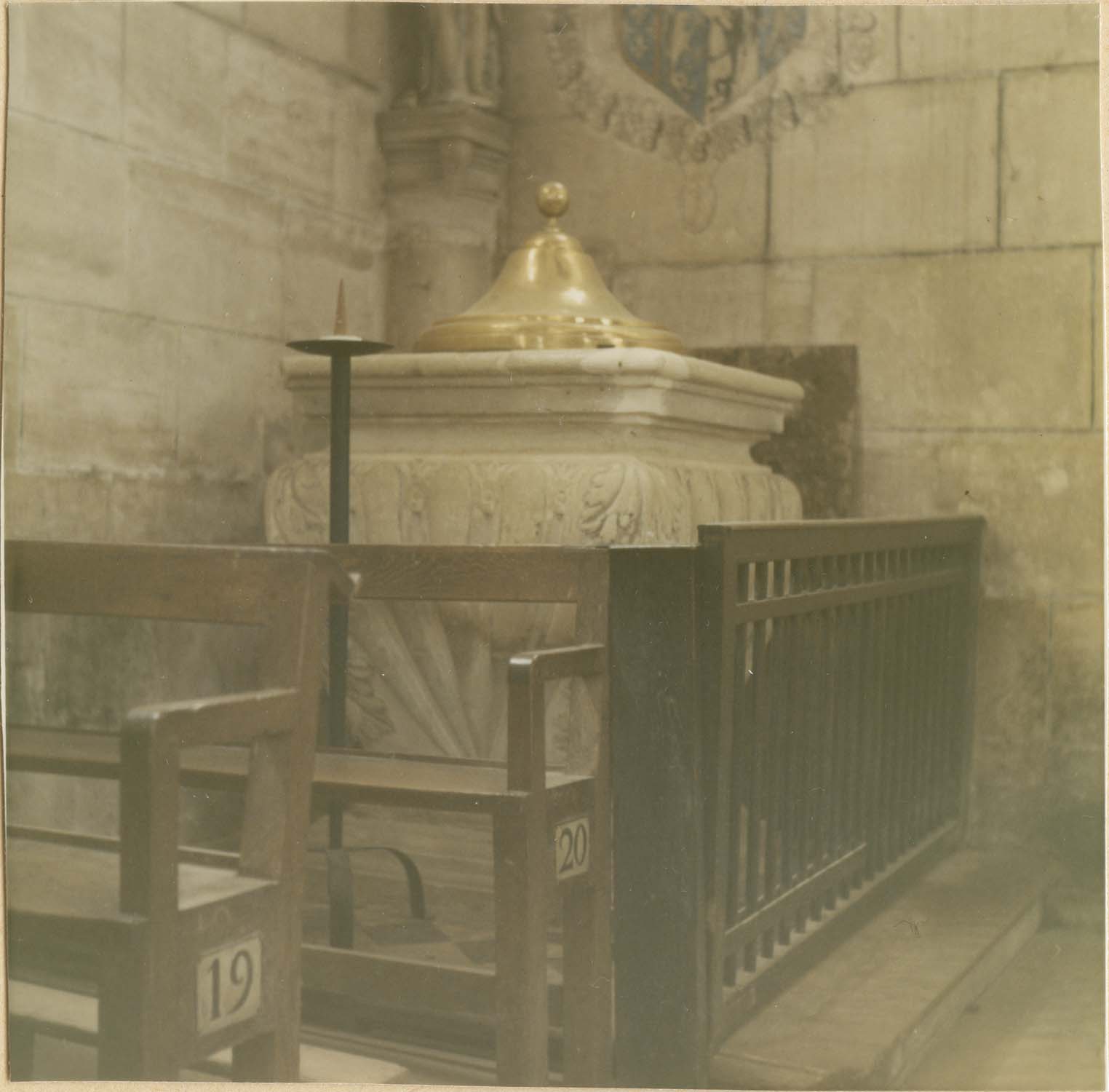 fonts baptismaux - © Ministère de la Culture (France), Médiathèque du patrimoine et de la photographie, diffusion RMN-GP
