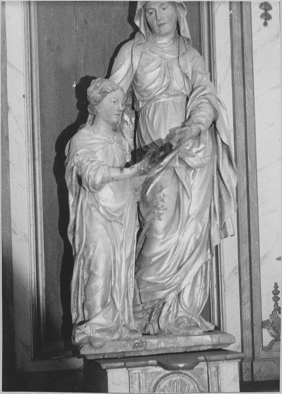 Groupe sculpté : Sainte Anne et la Vierge