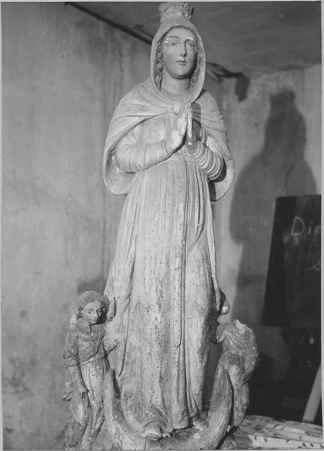 Groupe sculpté : Vierge de l'Assomption et deux anges (La)