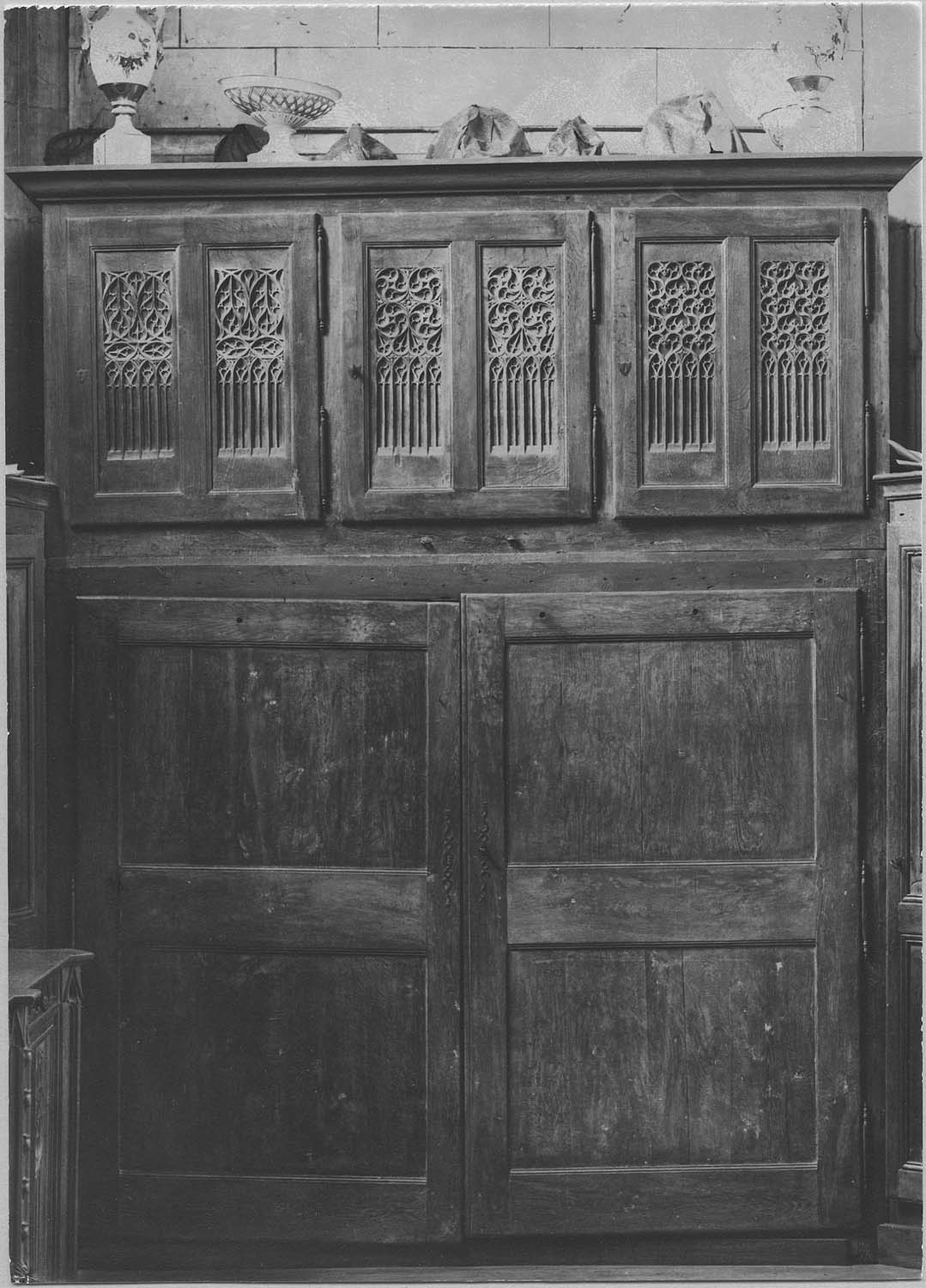 Meuble de sacristie (armoire de sacristie)