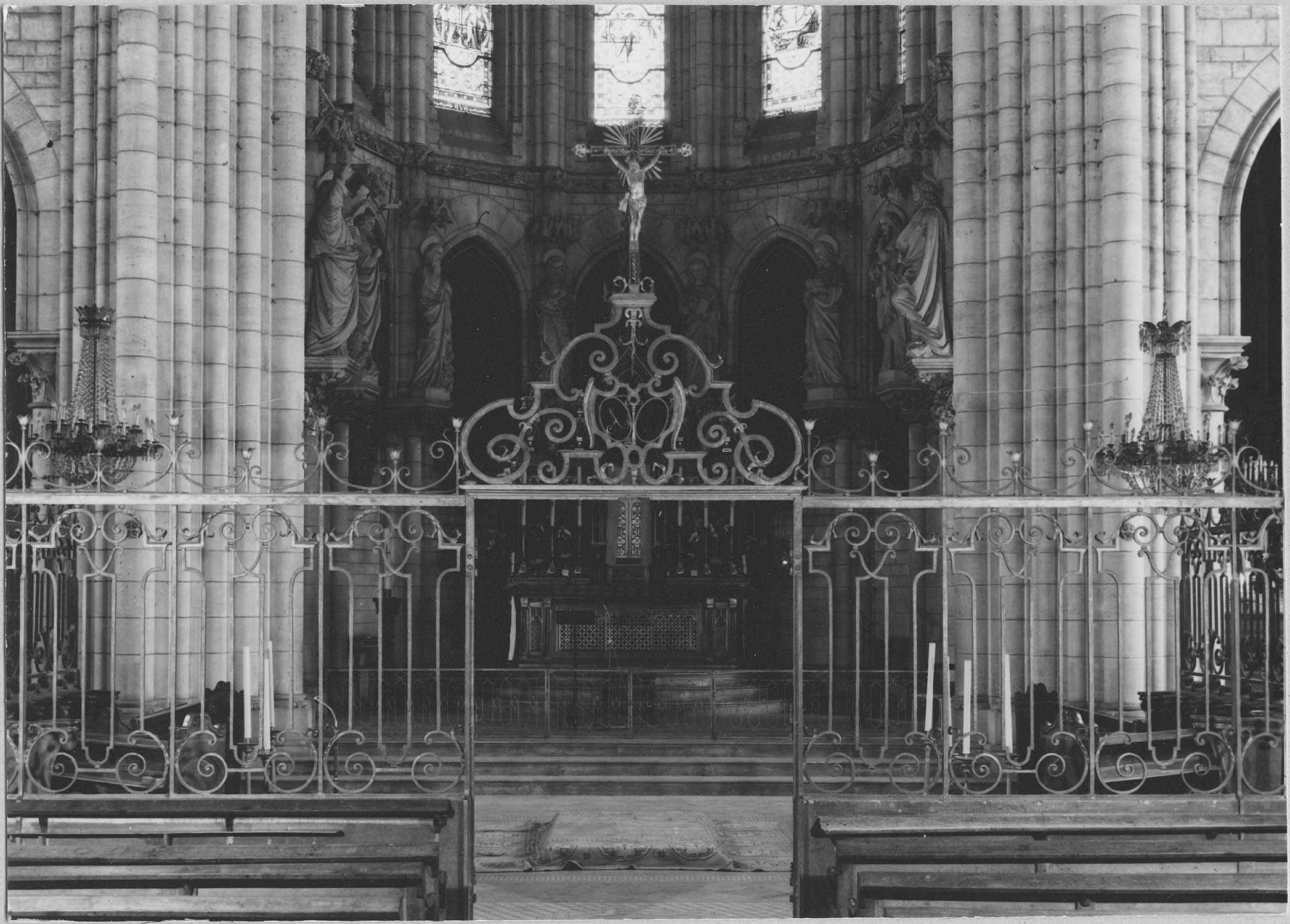 clôtures du choeur et des chapelles latérales (grilles)