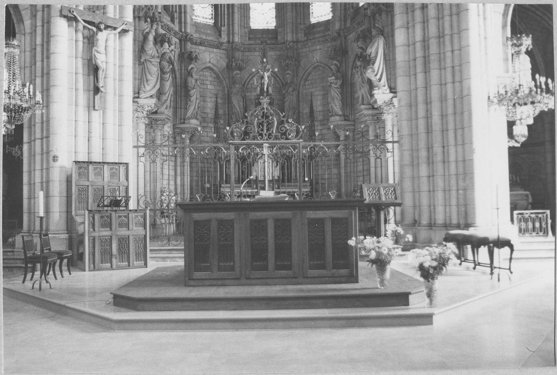 Clôtures du choeur et des chapelles latérales (grilles)