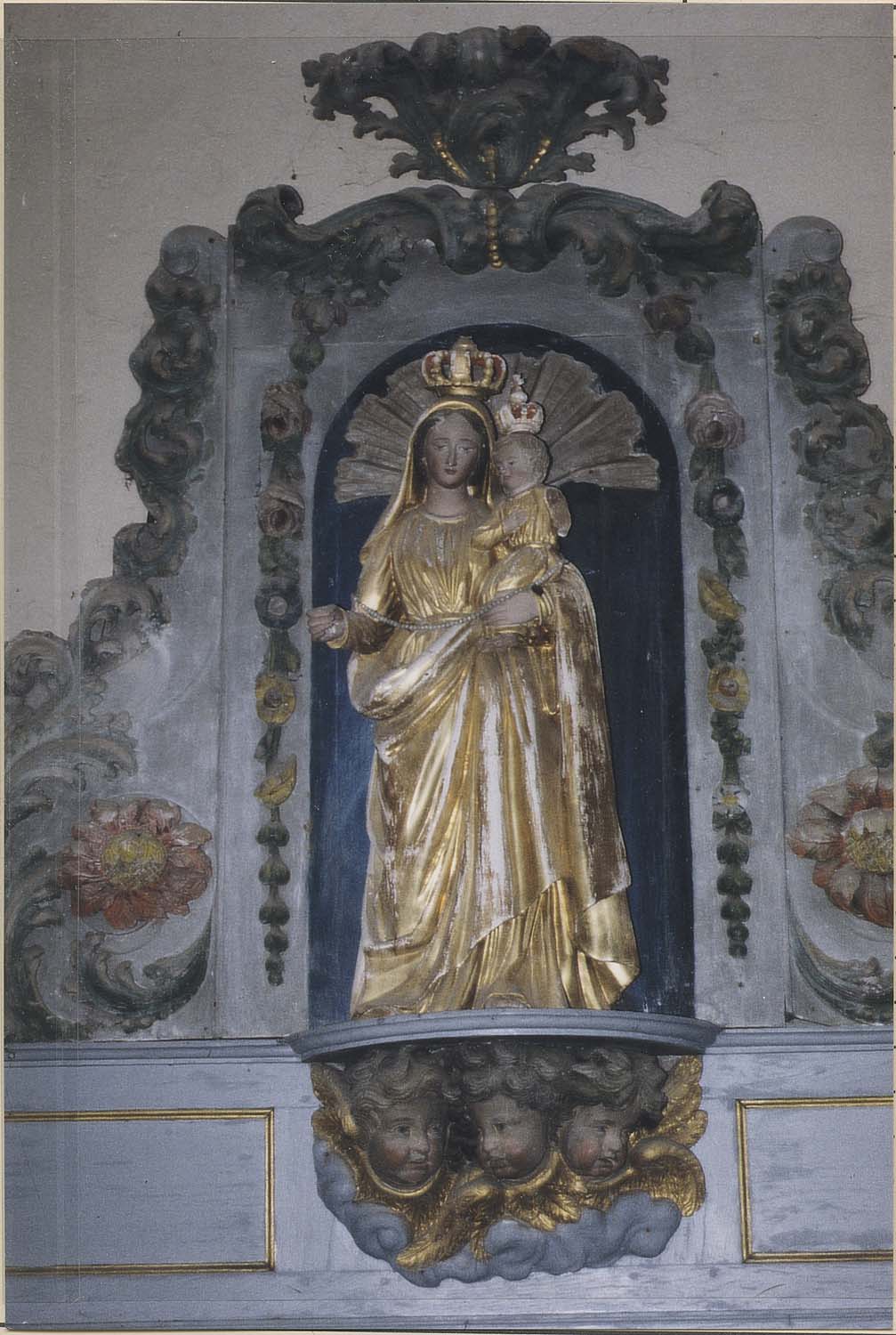 statue : Vierge à l'enfant (maître-autel)