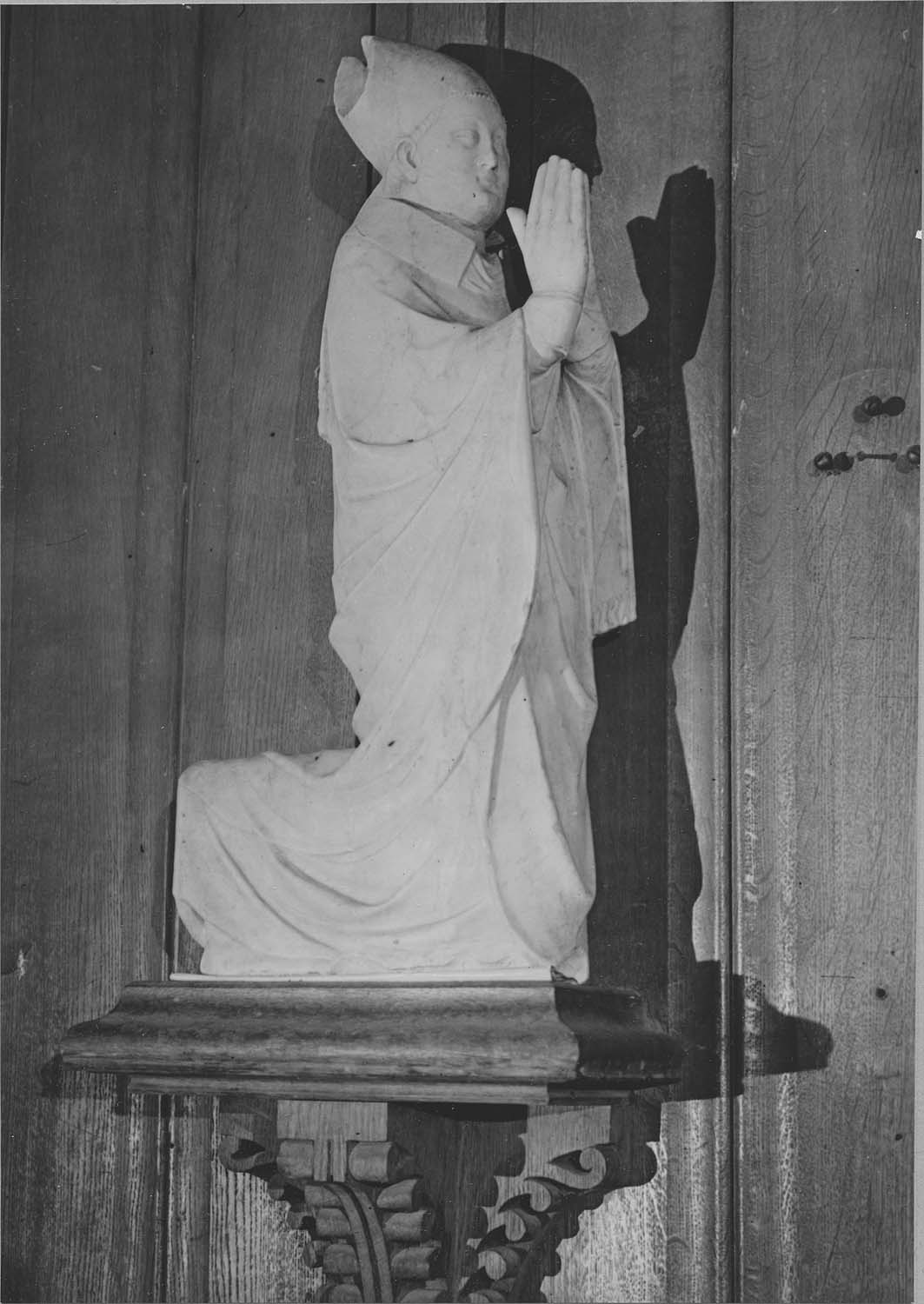 statue : Guy Baudet, évêque de Langres, chancelier de France sous Philippe VI