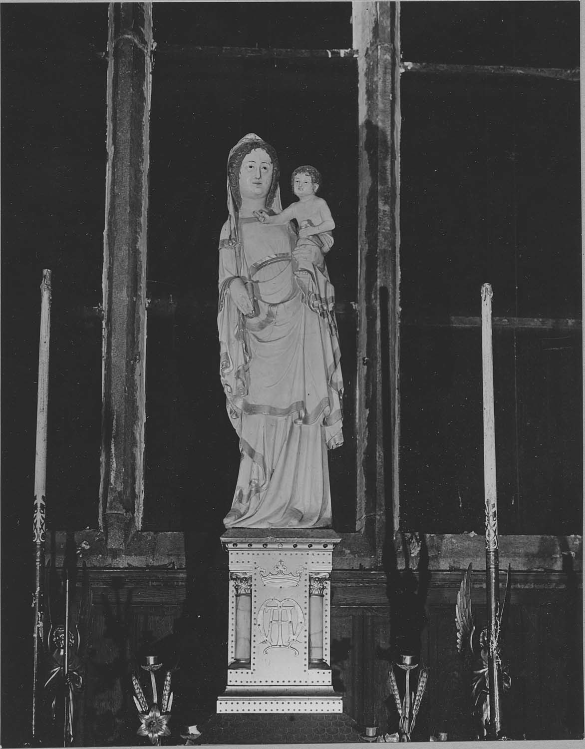 Statue dite Notre-Dame-la-Blanche : Vierge à l'Enfant