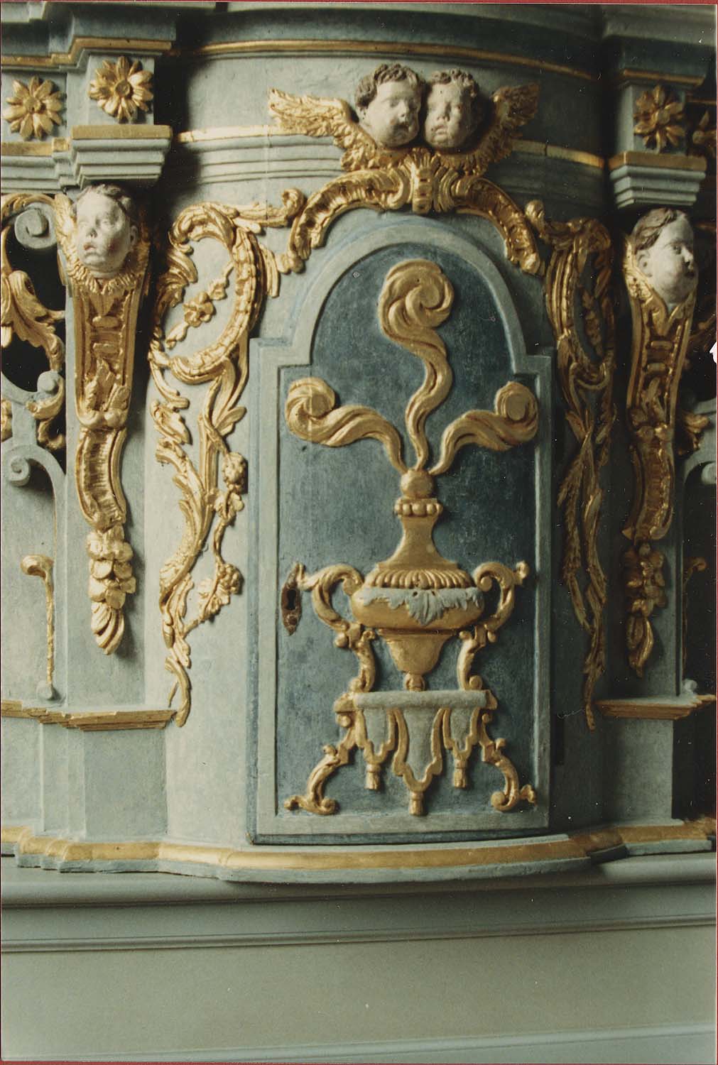 détail de l’autel de la chapelle des reliques