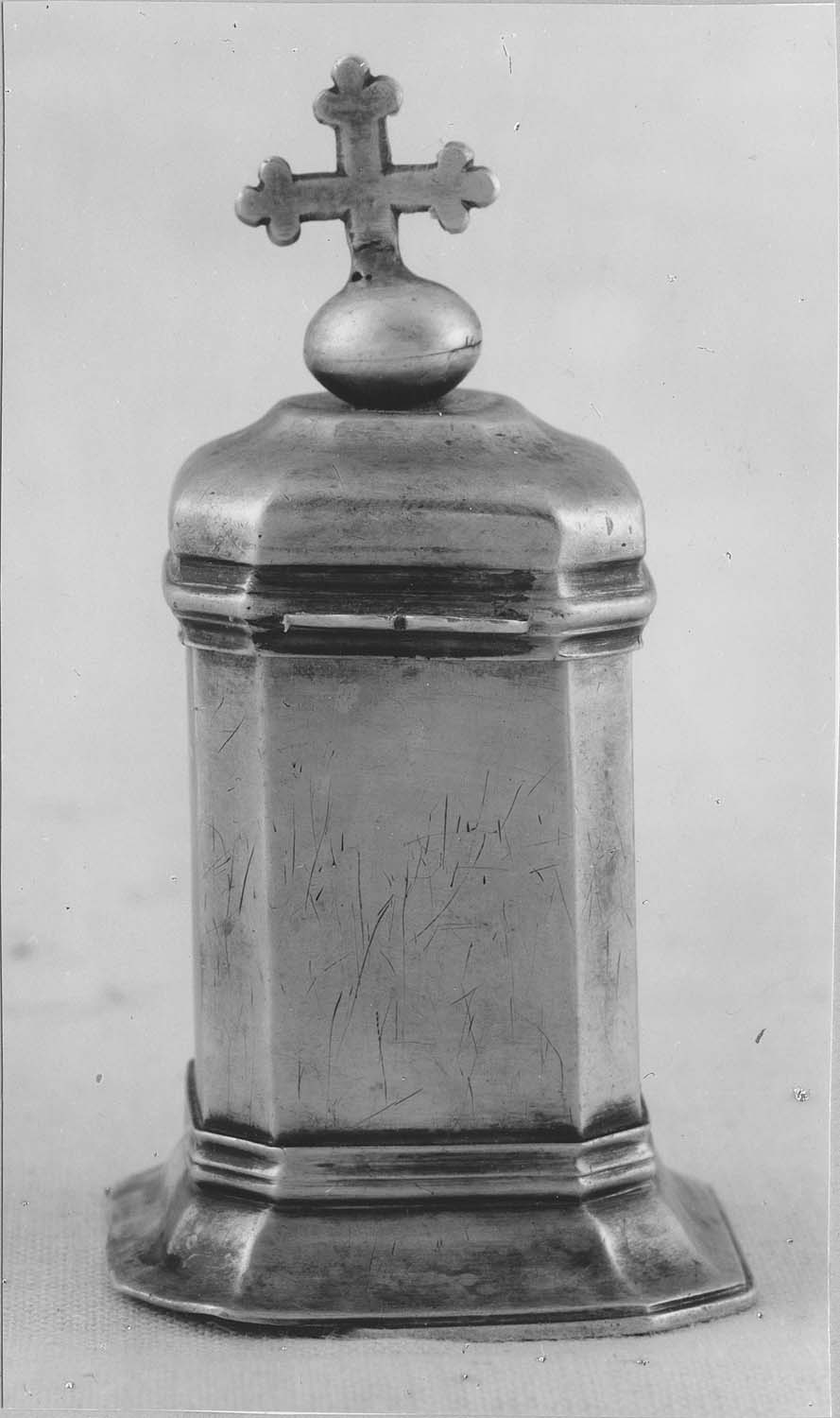 ampoule aux saintes huiles (chrémeau)