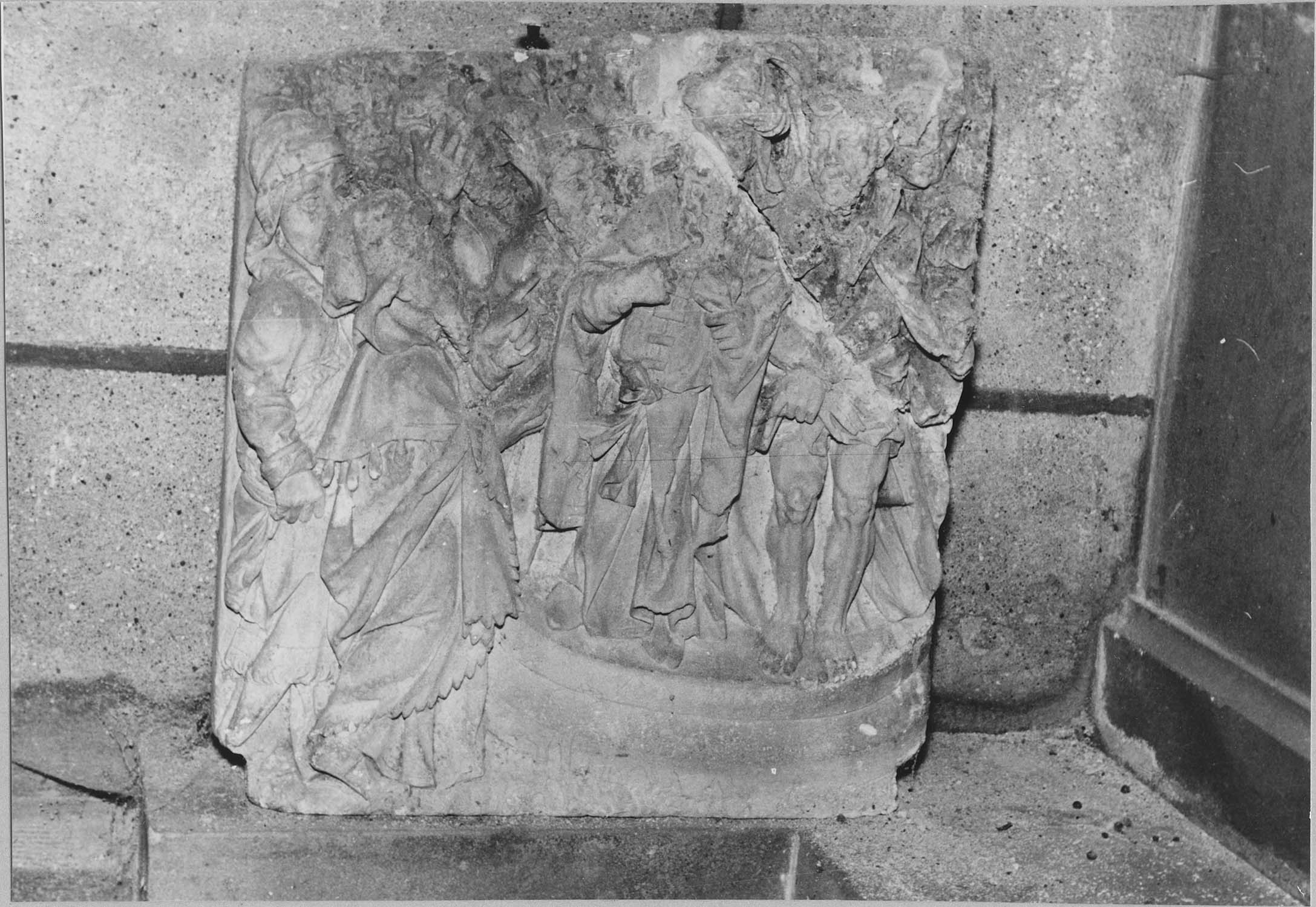 Bas-relief : Scène de la Passion