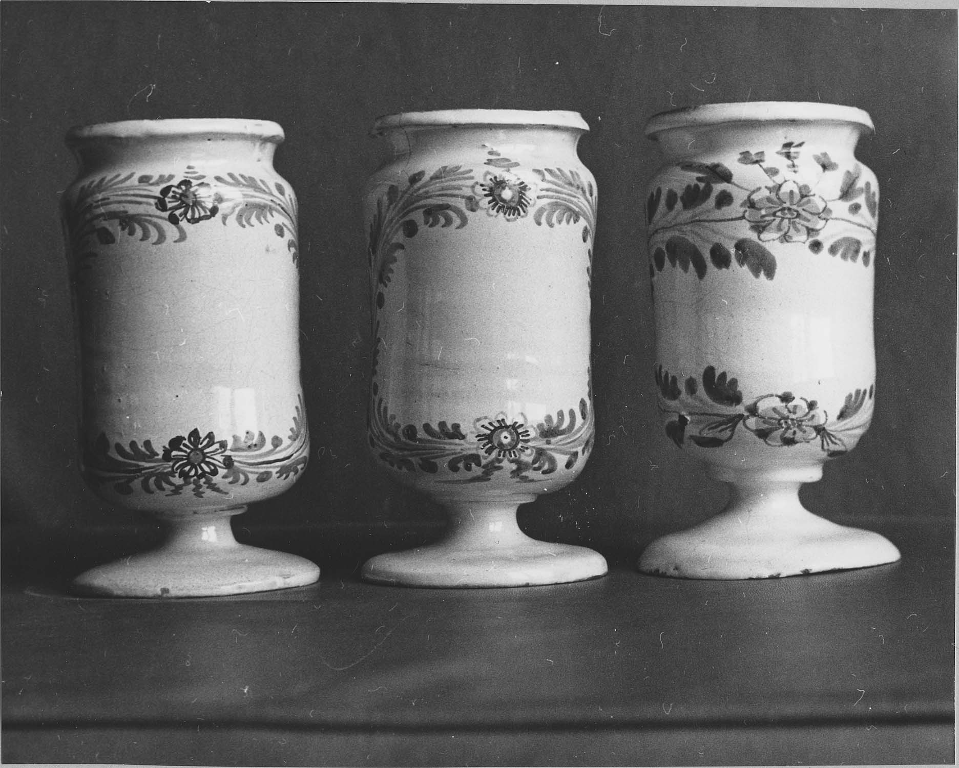 3 pots à pharmacie (pots canons) - © Ministère de la Culture (France), Médiathèque du patrimoine et de la photographie, diffusion RMN-GP