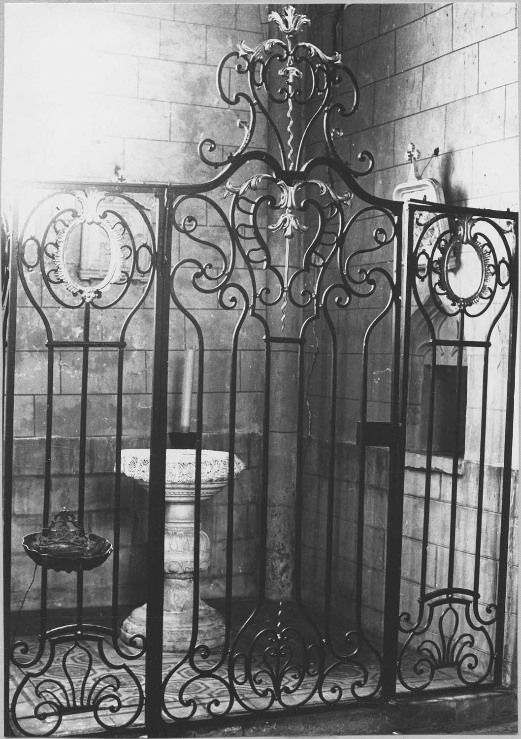 clôture des fonts baptismaux (grille)