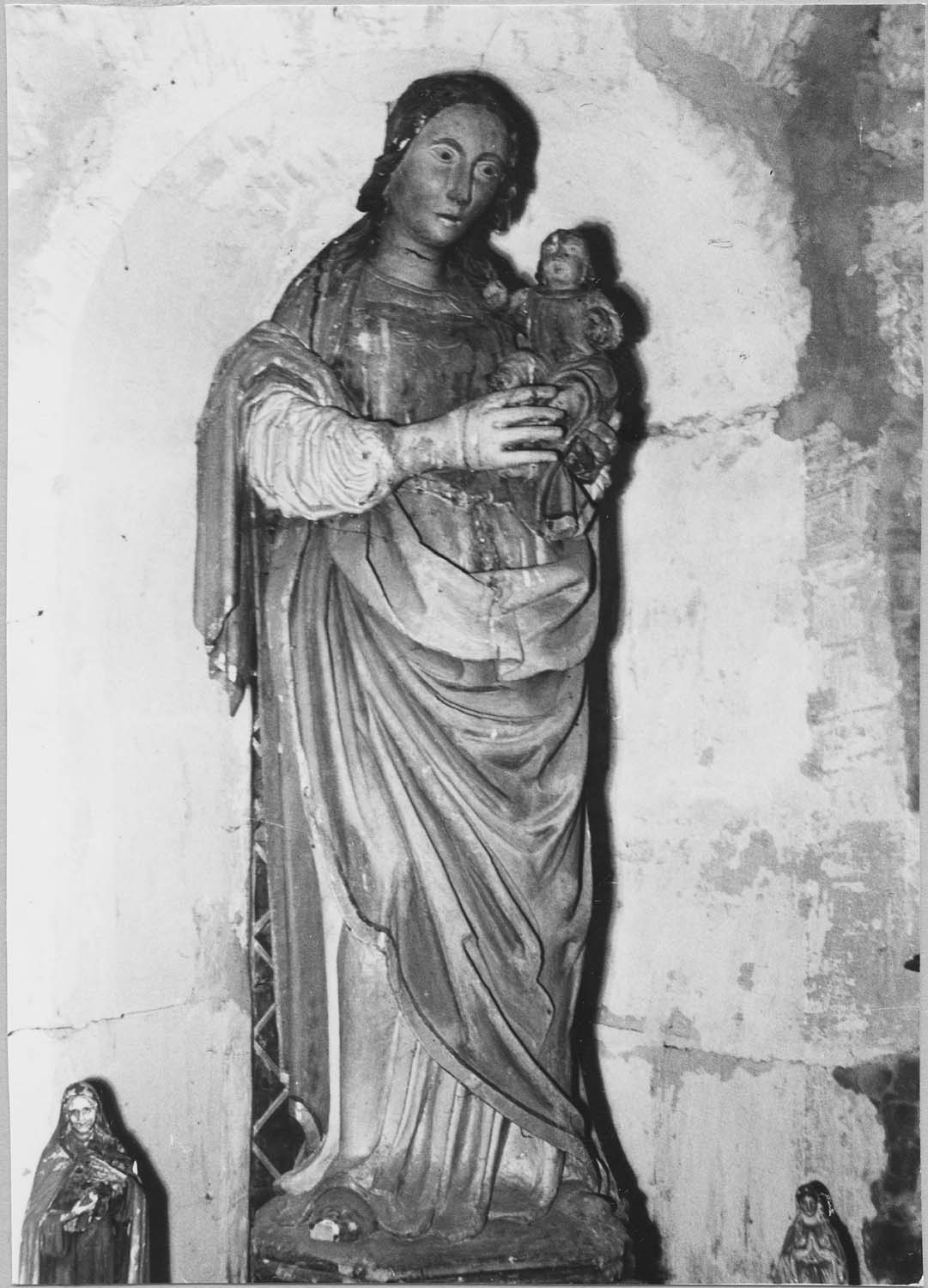 Statue : Vierge à l'Enfant