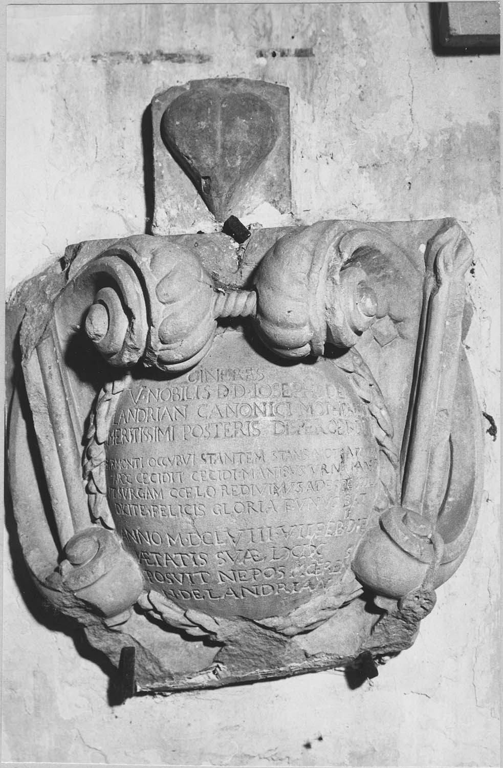 Plaque funéraire de Joseph de Landrian