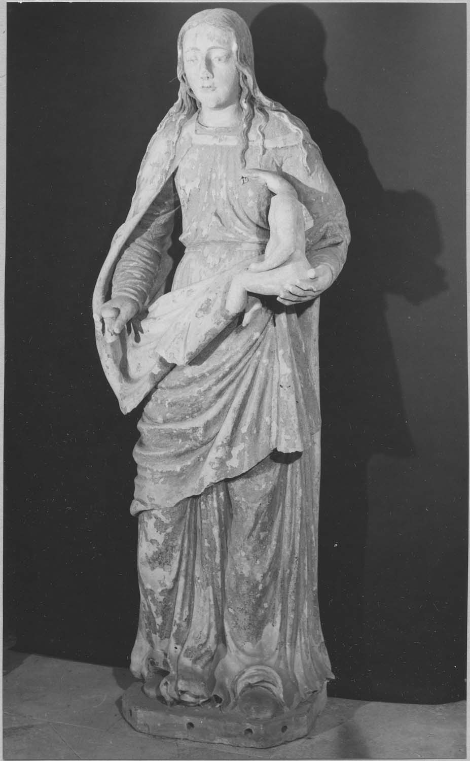 statue : Vierge à l'Enfant