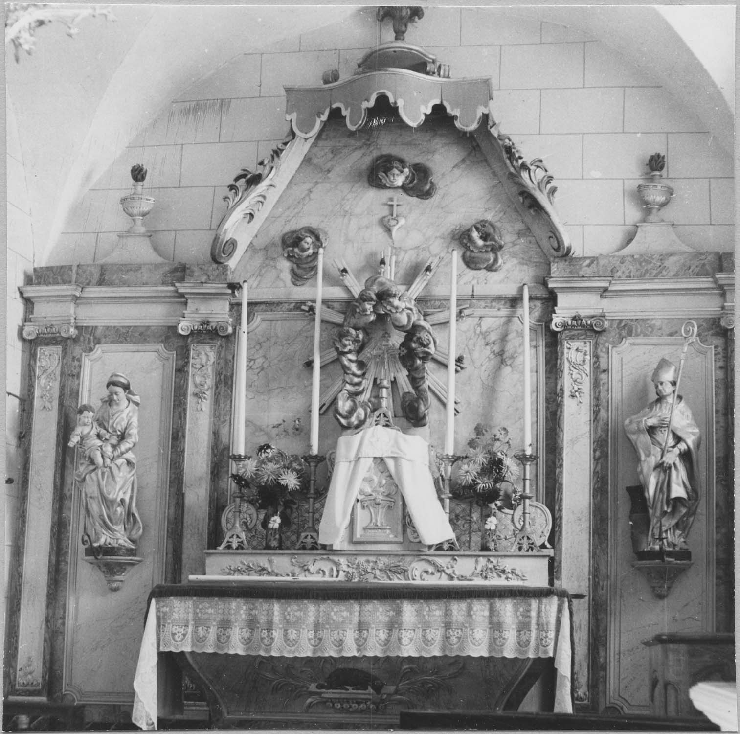 autel, retable, statue (maître-autel) : Saint Evêque - © Ministère de la Culture (France), Médiathèque du patrimoine et de la photographie, diffusion RMN-GP