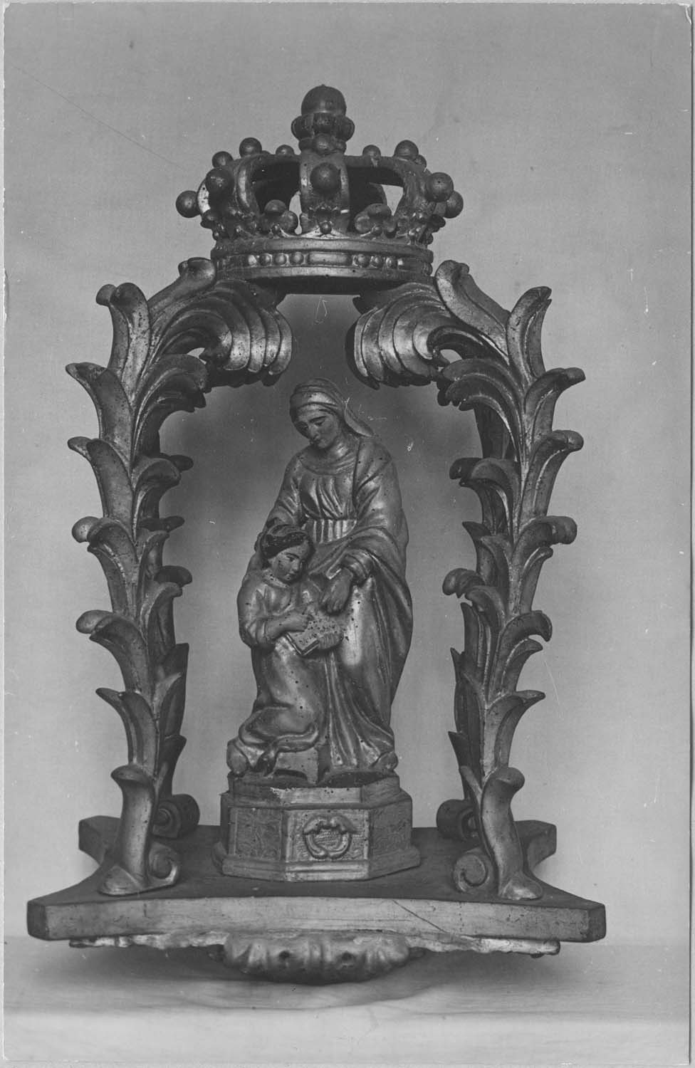 bâton de procession, dais de procession : Sainte Anne et la Vierge - © Ministère de la Culture (France), Médiathèque du patrimoine et de la photographie, diffusion RMN-GP