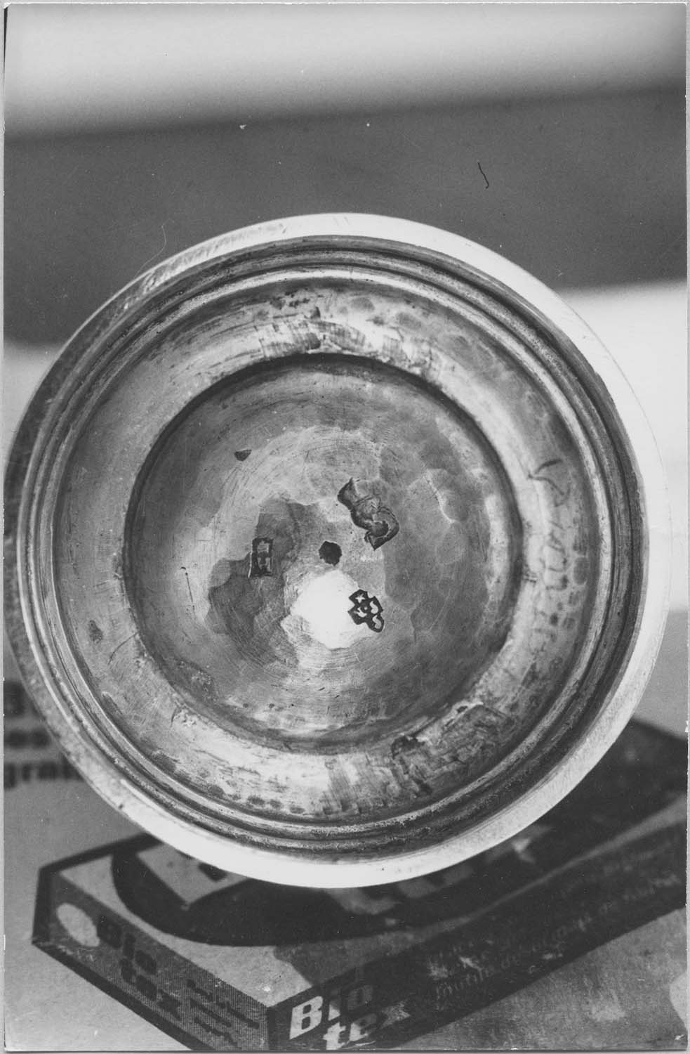 ciboire des malades, poinçons - © Ministère de la Culture (France), Médiathèque du patrimoine et de la photographie, diffusion RMN-GP