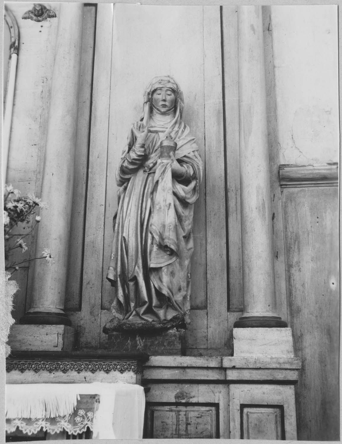 statue : Sainte Madeleine