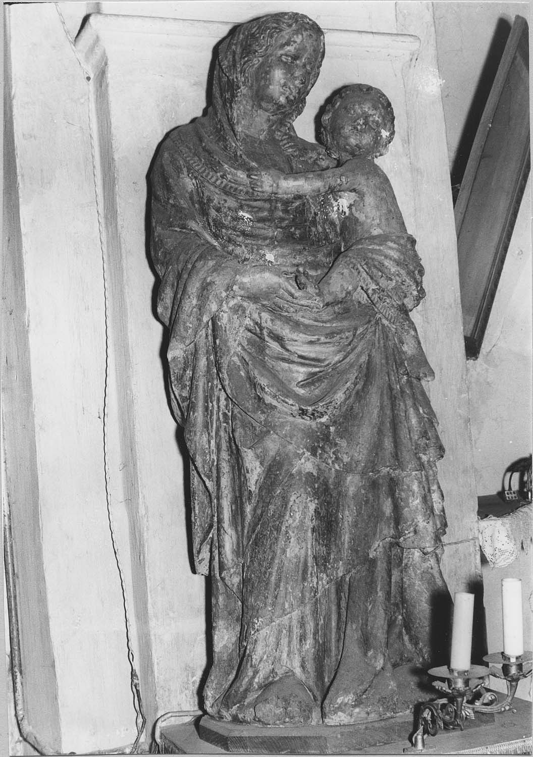 Statue : Vierge à l'Enfant